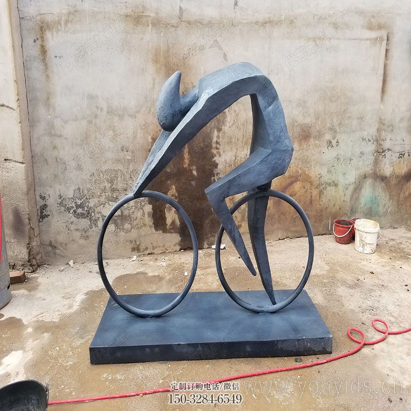 户外骑车雕塑 景观小品雕塑供需 现代骑自行车雕塑定制